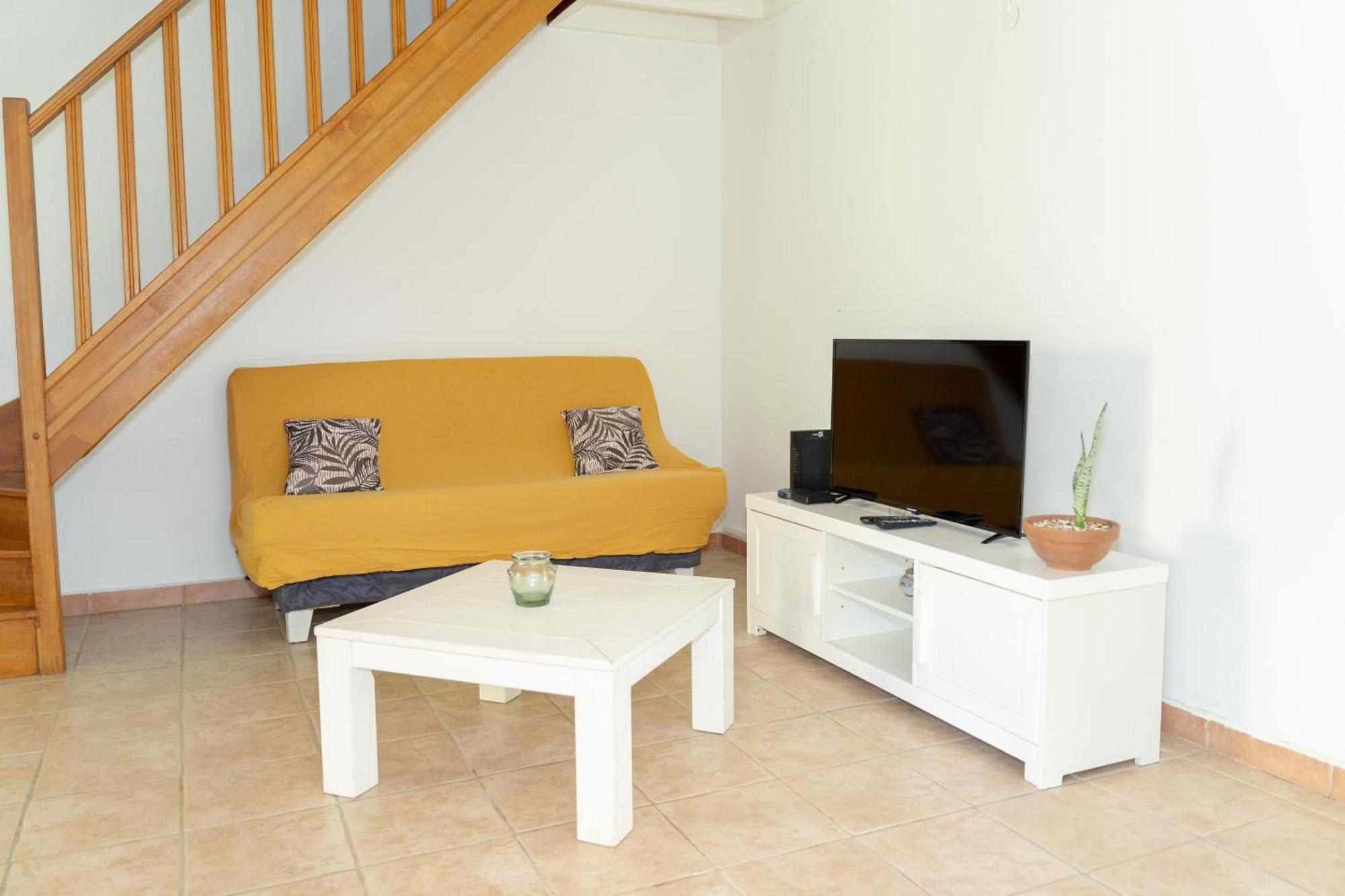 Villa Au Calme Avec Jacuzzi, Villa Le Boursoie Les Abymes Exterior foto